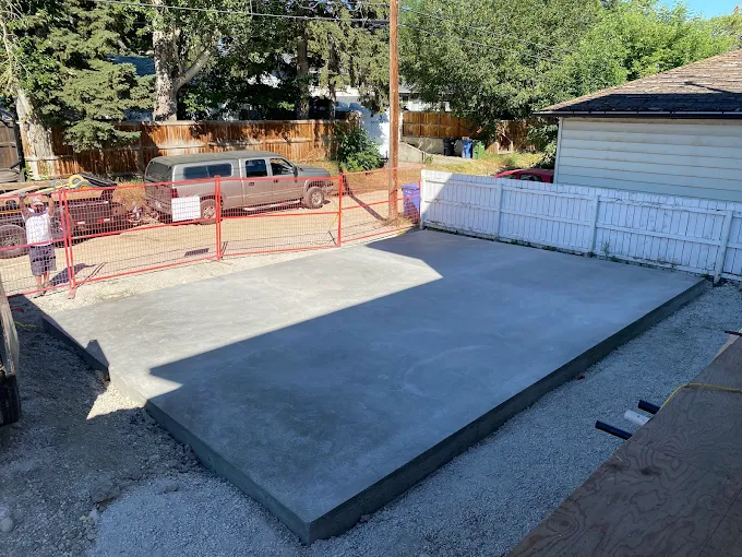 Concrete pad and slab finish