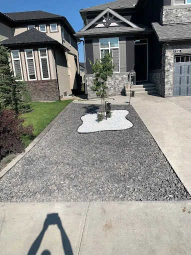 Rock bed with concrete island